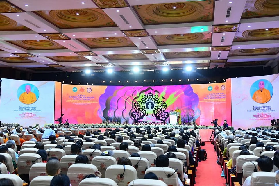 bemacvesak2025_vesak2025_nguoiphattu_com_vesak (15).jpg
